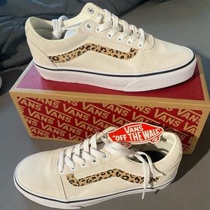Cheetah Print Stripe Cream Old Skool Vans size 7.5 womens NEVER BEEN WORN